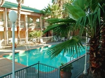 Econo Lodge Inn And Suites Eagle Pass Ngoại thất bức ảnh